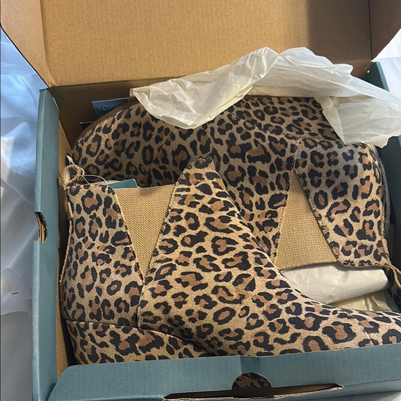 Toms Shoes - Toms Leopard Print Ankle Boots
